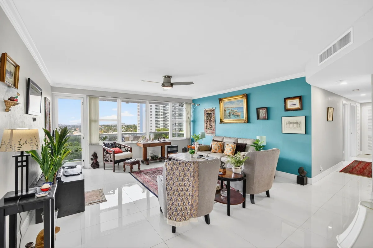 3333 NE 34th St #701, Fort Lauderdale: photo 1 of 35