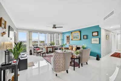 3333 NE 34th St #701, Fort Lauderdale: photo 1 of 35