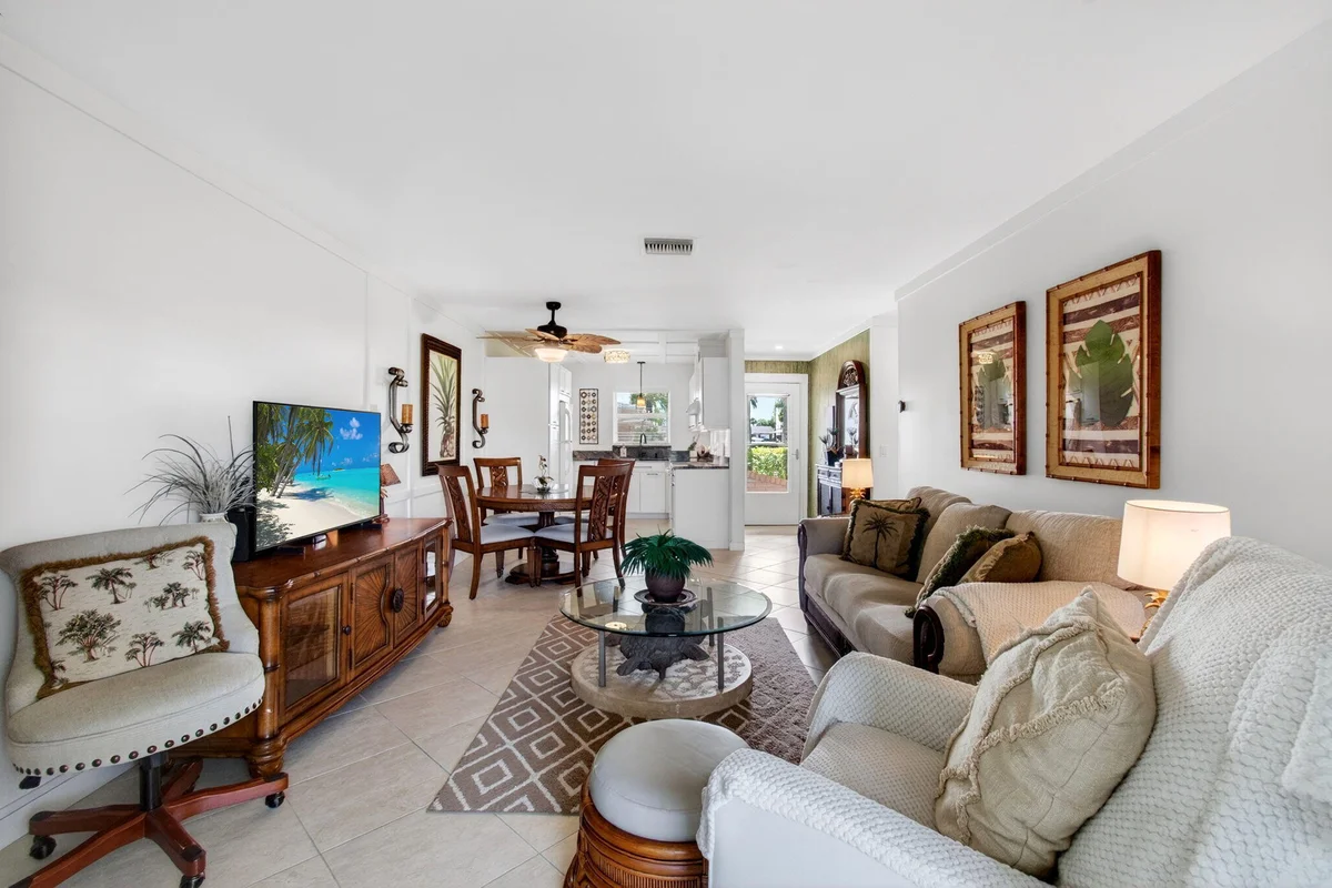 2533 Dudley Dr #E, West Palm Beach: photo 1 of 96