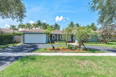5101 N 36th Ct, Hollywood: photo 1 of 48