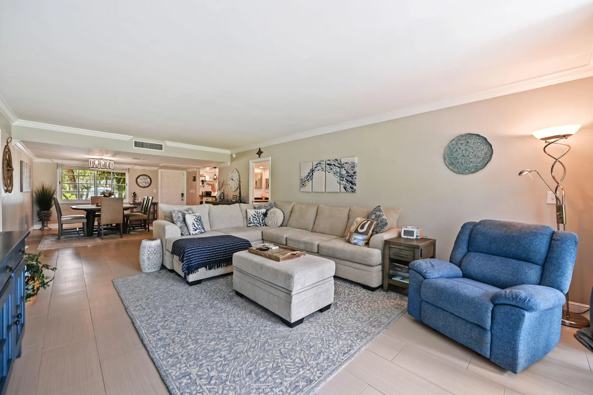 800 Cypress Blvd #103, Pompano Beach: photo 1 of 38