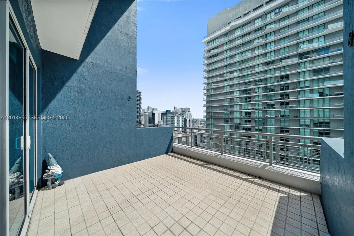 60 SW 13th St #4008, Miami: photo 1 of 38