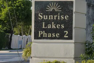 8400 Sunrise Lakes Blvd #107, Sunrise: photo 1 of 29