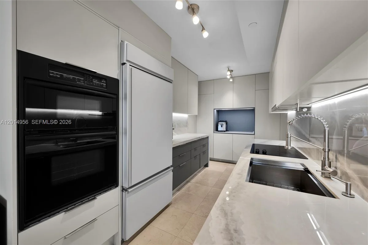 1800 S Ocean Dr #2007, Hallandale Beach: photo 1 of 59