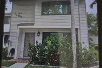 9752 NW 37th St #7g, Sunrise: photo 1 of 6
