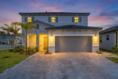 13629 SW 186th Ln, Miami: photo 1 of 49