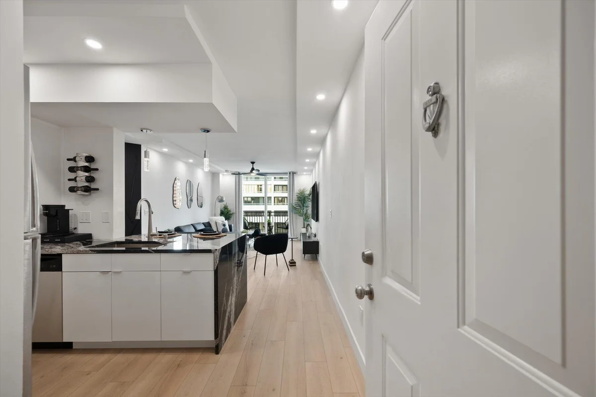 600 S Dixie Hwy #659, West Palm Beach: photo 1 of 29