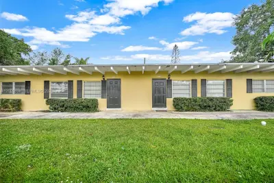 2225 SW 62nd Ct, Miami: photo 1 of 45