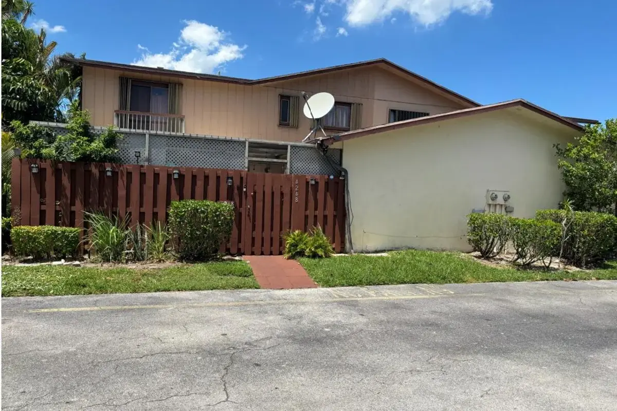 4248 Landar Dr, Greenacres: photo 1 of 1
