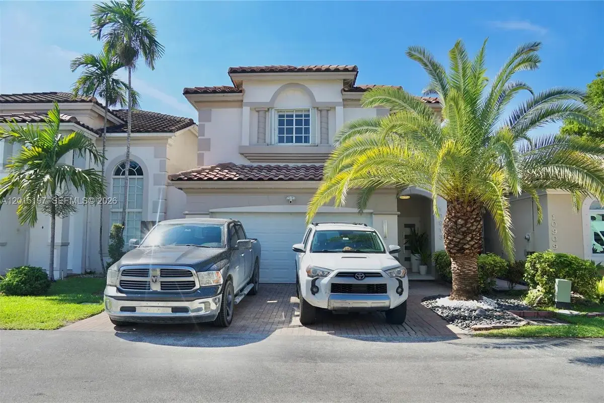 10913 NW 67th St, Doral: photo 1 of 101