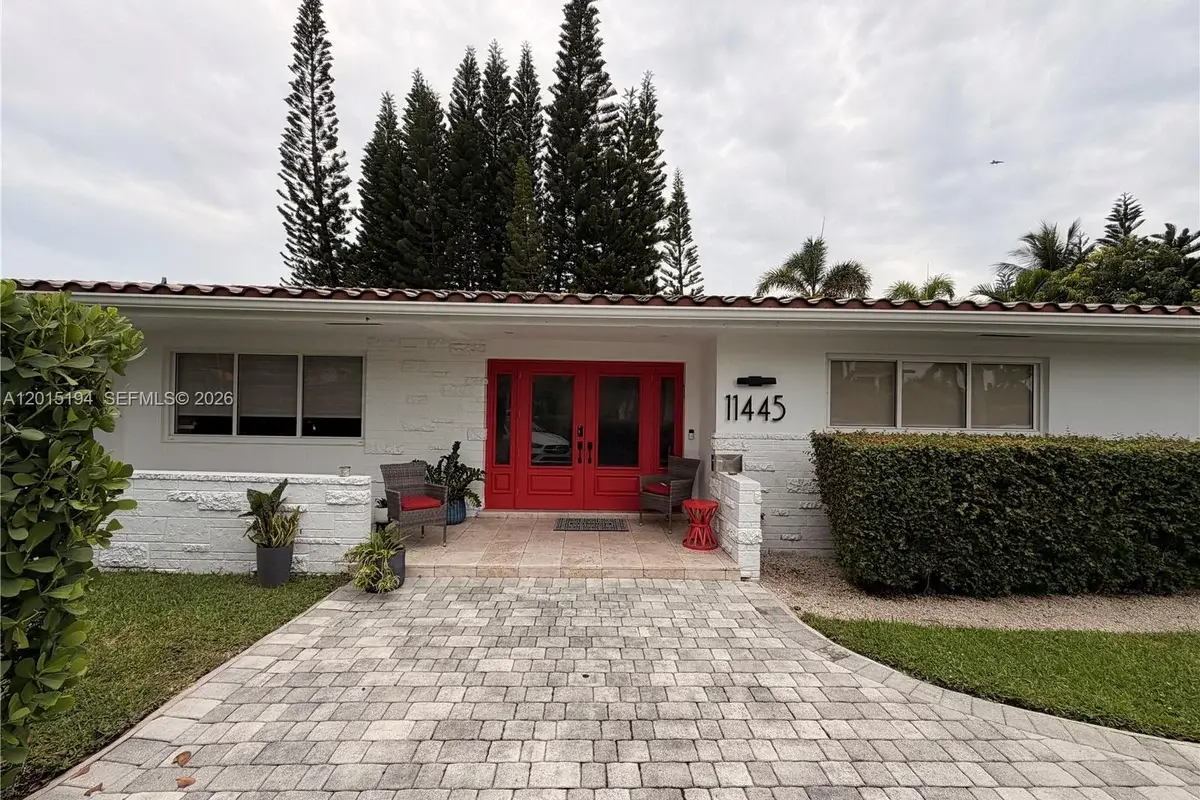 11445 N Bayshore Dr, North Miami: photo 1 of 32