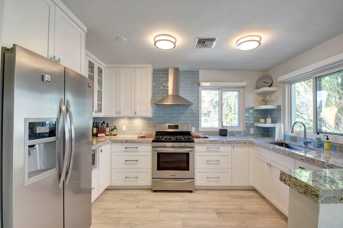 1020 Casuarina Rd, Delray Beach: photo 1 of 17