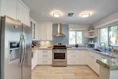 1020 Casuarina Rd, Delray Beach: photo 1 of 17