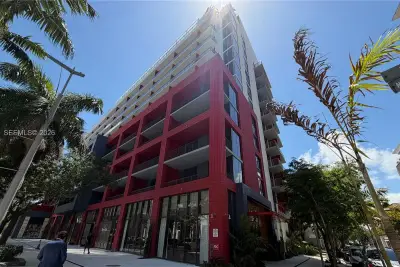 90 NE 32nd St #PH 1125, Miami: photo 1 of 27