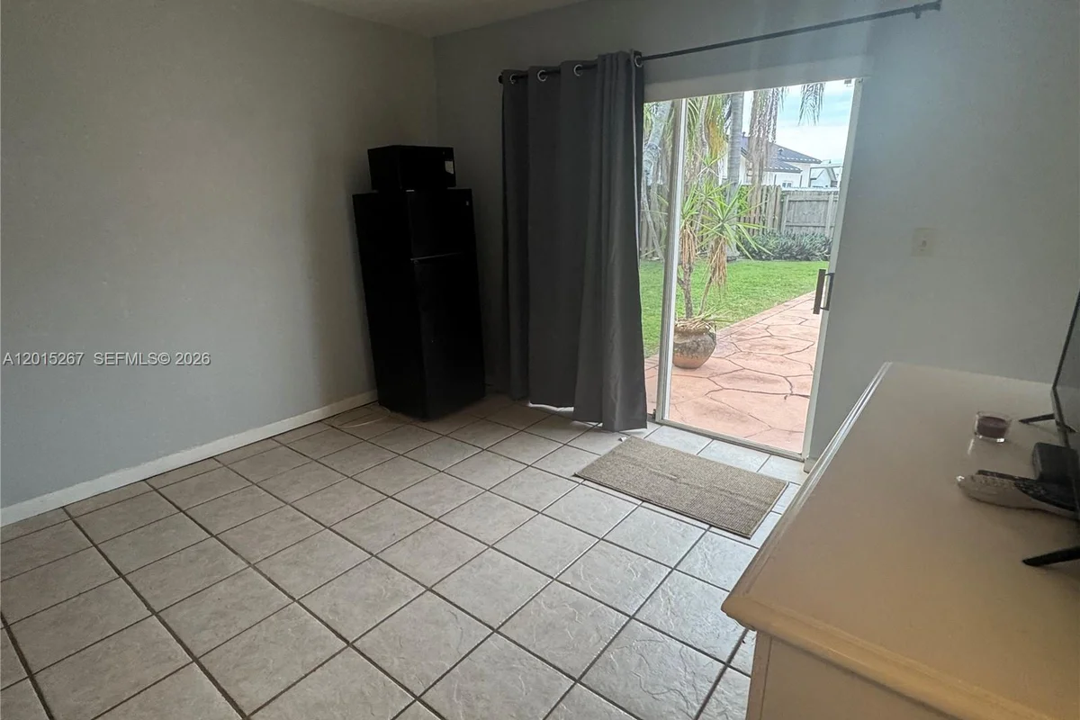 17016 SW 144th Ct #B, Miami: photo 1 of 12