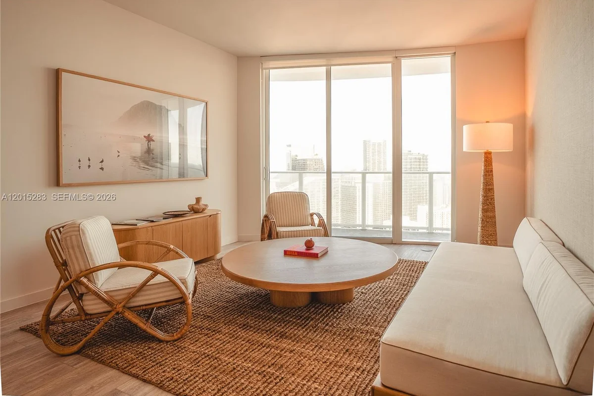 275 SW 6th St #5308, Miami: photo 1 of 35