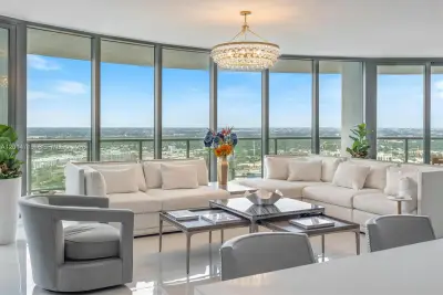 100 E Las Olas Blvd #4203, Fort Lauderdale: photo 1 of 43