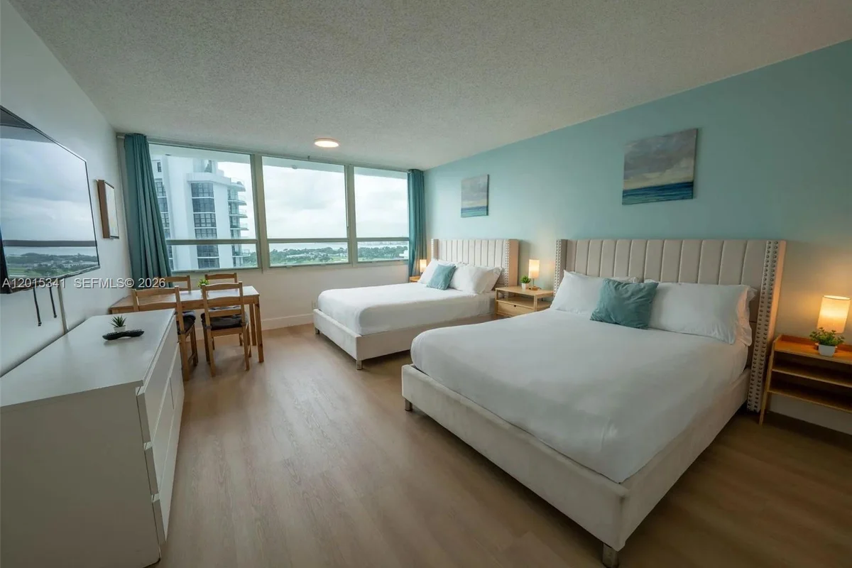 5445 Collins Ave #1718, Miami Beach: photo 1 of 12