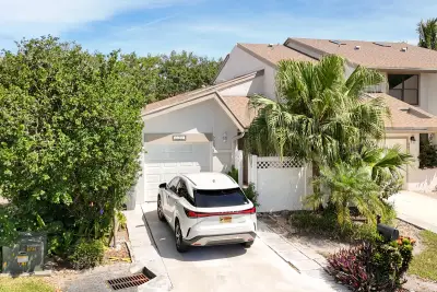 6680 Canary Palm Cir, Boca Raton: photo 1 of 25