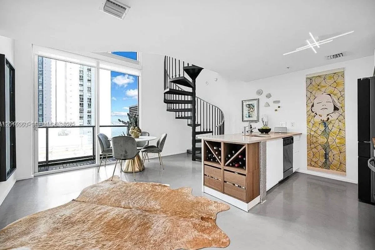 300 S Biscayne Blvd #L-1232, Miami: photo 1 of 19