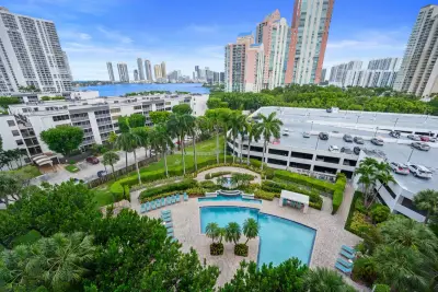 3300 NE 192nd St #915, Aventura: photo 1 of 27