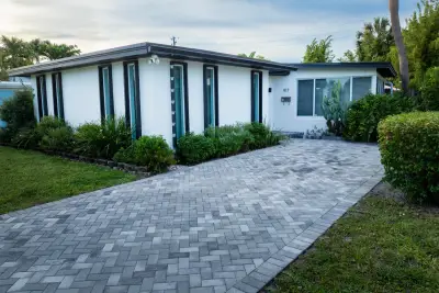 917 NE 18th St, Fort Lauderdale: photo 1 of 46