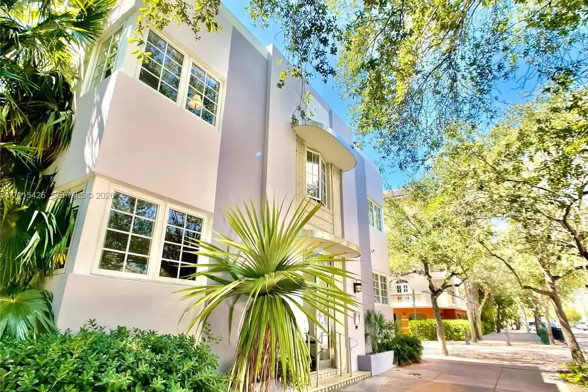 260 Euclid Ave #24, Miami Beach: photo 1 of 14