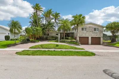1232 NW 14th St, Boca Raton: photo 1 of 45