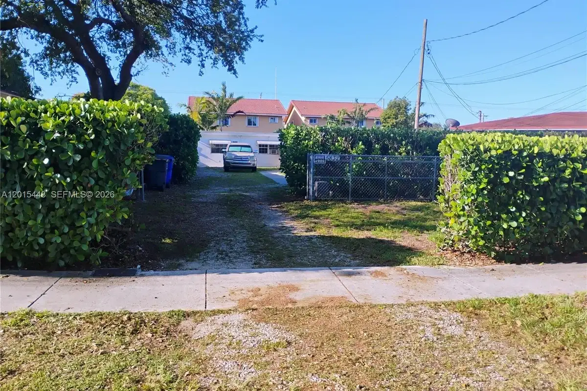 5832 Polk St, Hollywood: photo 1 of 51