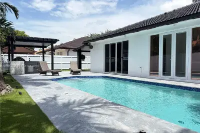 7814 NW 165th St, Miami Lakes: photo 1 of 49