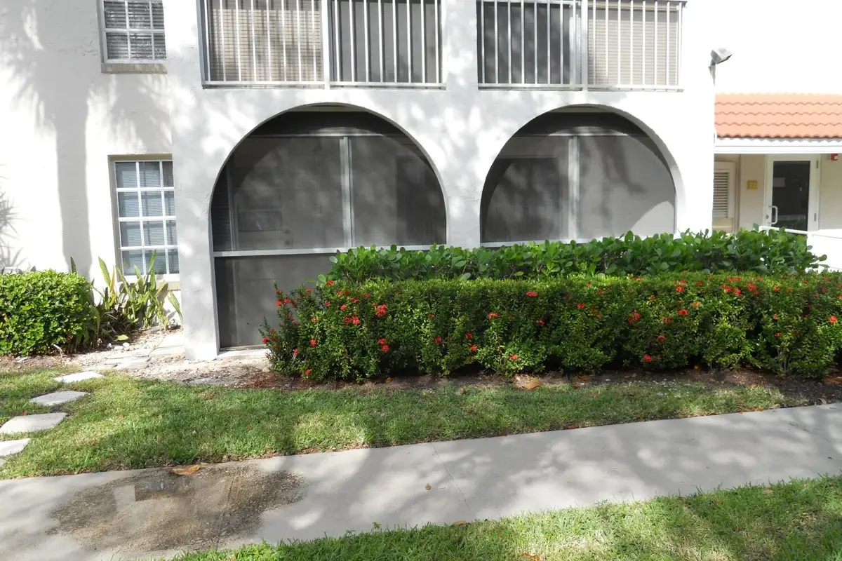 250 NE 20th St #123s, Boca Raton: photo 1 of 34
