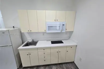 1345 Pennsylvania Ave #2A, Miami Beach: photo 1 of 20
