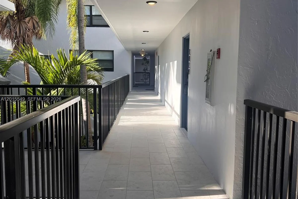 55 Ocean Lane Dr #3030, Key Biscayne: photo 1 of 32