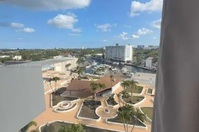 13499 Biscayne Blvd #906, North Miami: photo 1 of 19