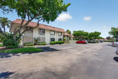 1174 NW 13th St #242b, Boca Raton: photo 1 of 40