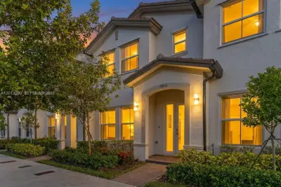 12832 SW 243rd St, Homestead: photo 1 of 37