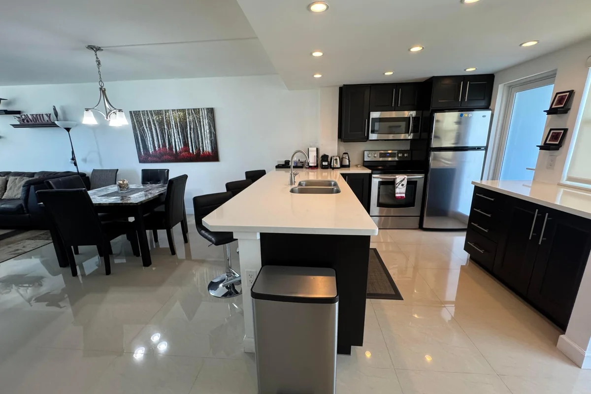 201 N Ocean Blvd #Ph1, Pompano Beach: photo 1 of 23