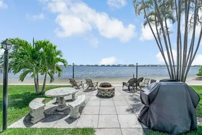 1430 S Lakeside Dr #22, Lake Worth Beach: photo 1 of 20