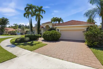 7821 Dorchester Rd, Boynton Beach: photo 1 of 51