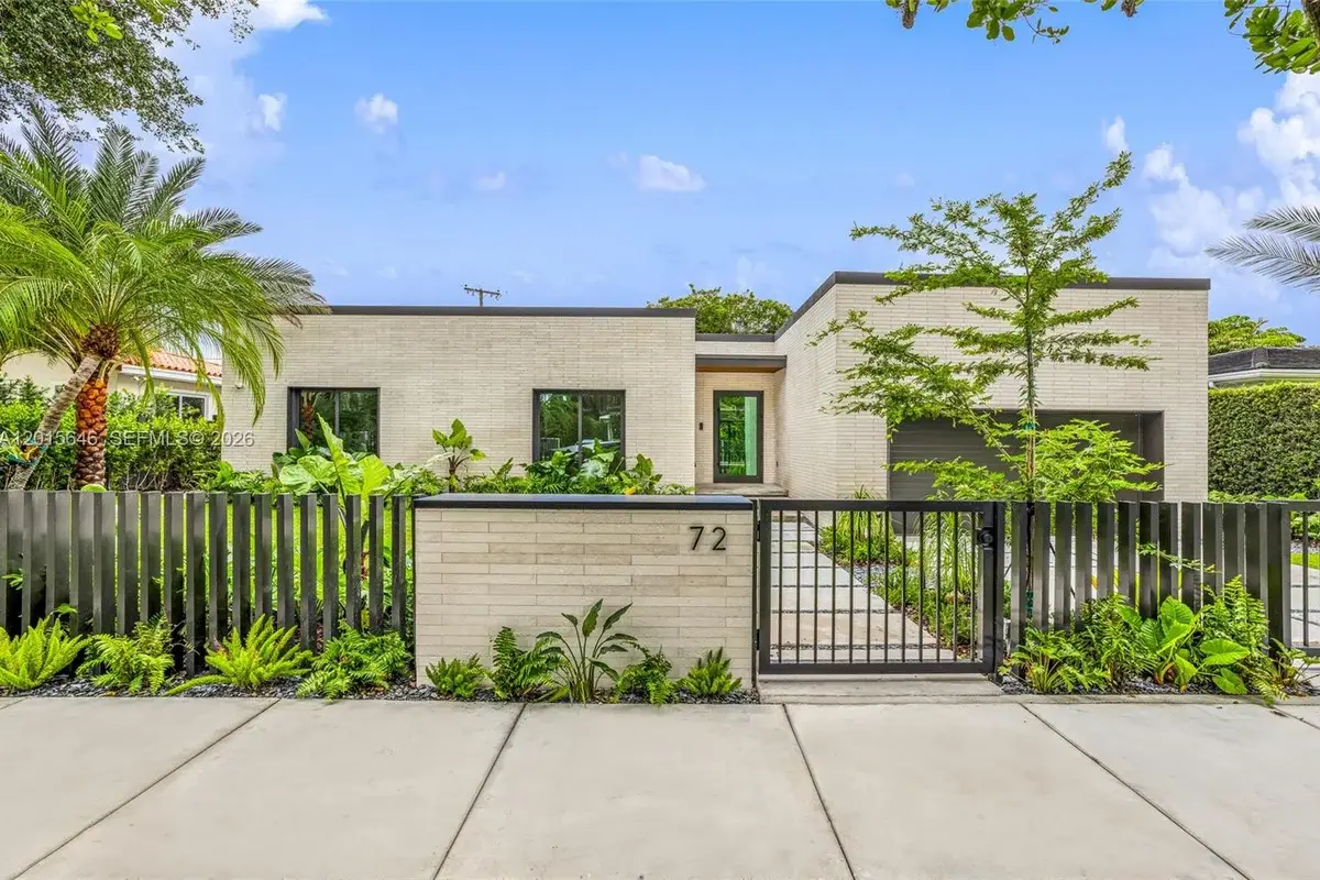 72 W Shore Dr W, Miami: photo 1 of 101