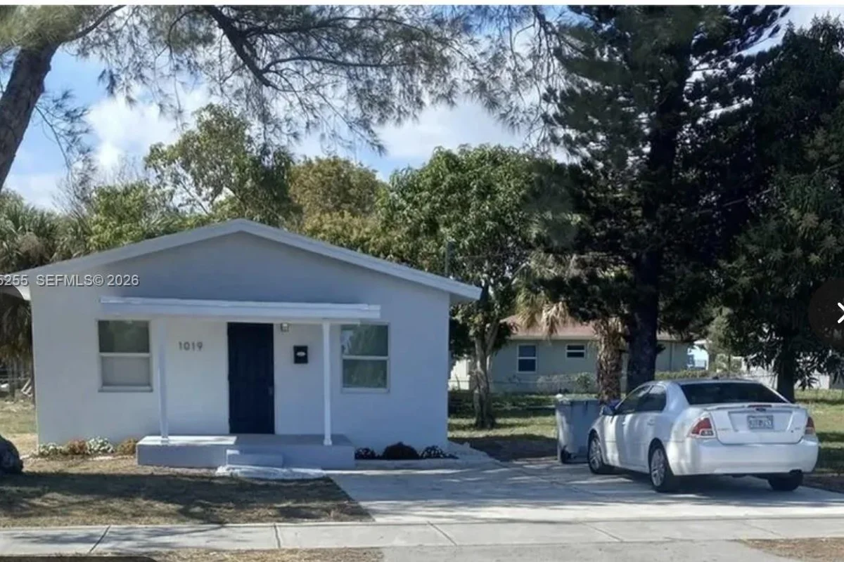 1019 NW 4th Ave, Pompano Beach: photo 1 of 8