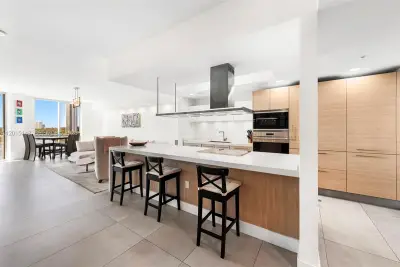 17111 Biscayne Blvd #606, North Miami Beach: photo 1 of 35