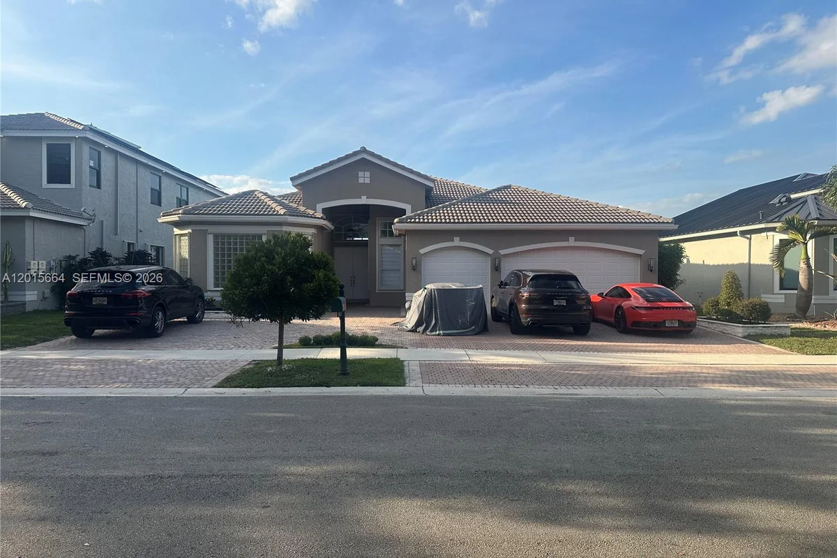 18571 SW 44th St, Miramar: photo 1 of 36