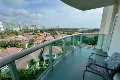 19370 Collins Ave #826, Sunny Isles Beach: photo 1 of 10