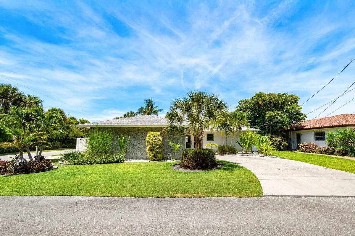 106 Periwinkle Dr, Hypoluxo: photo 1 of 62