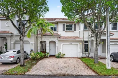 11248 NW 56th St, Doral: photo 1 of 42