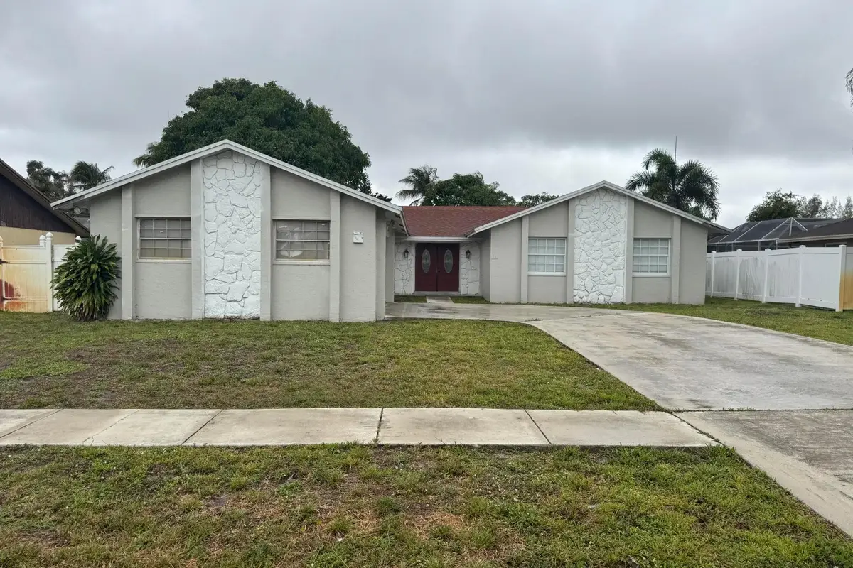 589 Cashiers Dr, West Palm Beach: photo 1 of 33