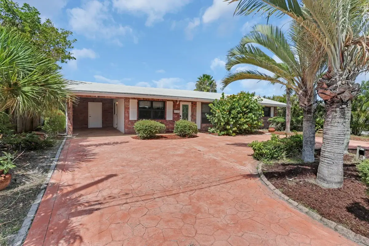 1701 NE 63rd Ct, Fort Lauderdale: photo 1 of 34