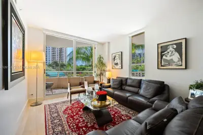 888 Brickell Key Dr #609, Miami: photo 1 of 44