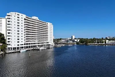 333 Sunset Dr #708, Fort Lauderdale: photo 1 of 40